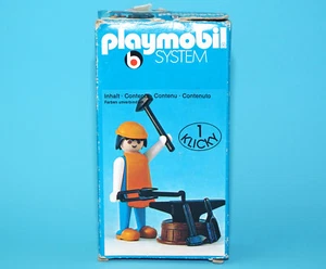 PLAYMOBIL 3370 CLICKY SYSTEM BLACKSMITH AND ANVIL BOXED EURO BOX 1977 GEOBRA ... - Foto 1 di 7