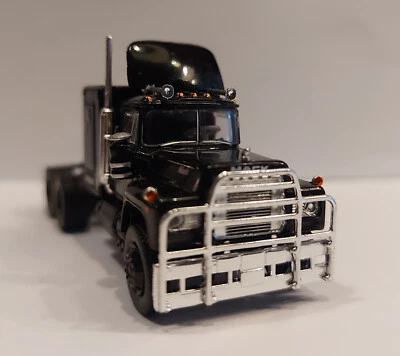 Brekina 85800 Mack RS 700 Schwarz "Rubber Duck" Movie-Car Kult-Film "Convoy" OVP - Bild 1 von 3