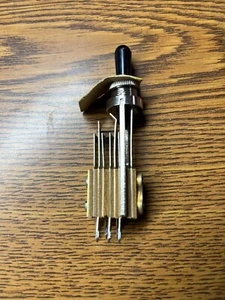 Switchcraft 3006L On-Off 2-C Circuit N.O.-N.C., - Picture 1 of 3