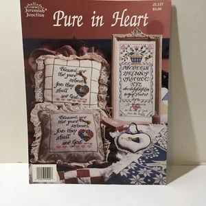 Libro de patrones de punto de cruz puro en corazón Jeremiah Junction - Imagen 1 de 3