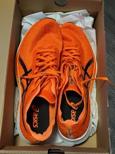 Scarpe da corsa uomo Asics Magic Speed "Orange Black" 1011B026-801 taglia 11,5 - Foto 1 di 6