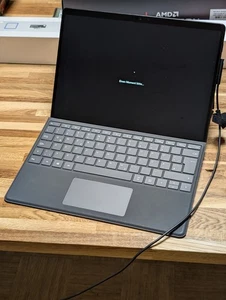 Microsoft Surface Pro X –SQ1–8 GB RAM–128 GB SSD – 13″ mit Tastatur & Pen - Bild 1 von 4