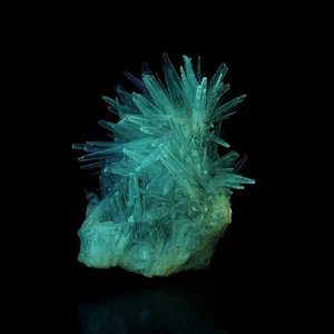 Aragonite crystals group (fluorescent) from Eugui - Navarre - Picture 1 of 4