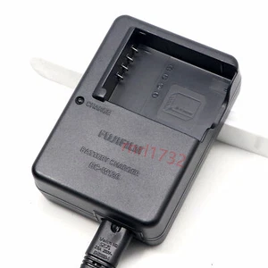 Chargeur original FujiFilm BC-W126 pour batterie NP-W126S XT3 XT10 HS50 XT20 XT30 - Photo 1 sur 3