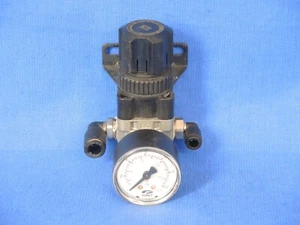 Regulador de presión SMC ARX20-F02 con manómetro - Imagen 1 de 4