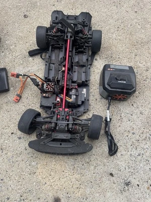 Camión radiocontrol Arrma 1/7 Foto 1 de 4