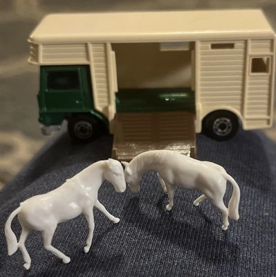 1976 Matchbox Lesney Superfast  #40 Horse Box Green W Two Horses - Image 1 of 4