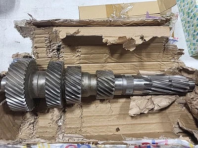 S6-650 Standard Transmission Cluster Shaft Gear Tooth Count: 39-35-25-19-12 - Image 1 of 4