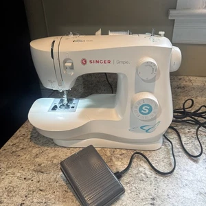 Singer Simple 3337 Sewing Machine - Picture 1 of 5