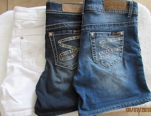 Seven7 Embroidered Jean Shorts 3 washes Women's Sz 4-14 NWT MSRP$49 AWESOME - Picture 1 of 5
