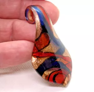 Handgefertigter geformter Blatt Anhänger geformtes Glas handwerklicher Schmuck Fundstücke limitiert - Bild 1 von 14