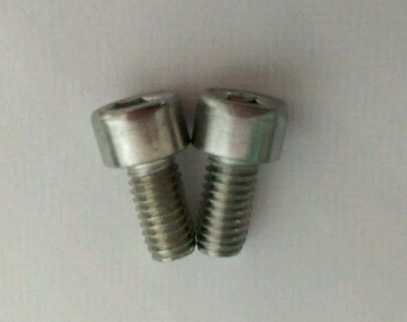 Bosch Multitool Ersatz Befestigungsschraube für PMF 190E / 180E / PMF 10,8 LI - Bild 1 von 1