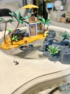 PLAYMOBIL 3938 PIRATE LAGOON ALMOST COMPLETE - Picture 1 of 7