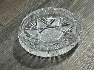 BEAUTIFUL VINTAGE ROUND HEAVY CRYSTAL CUT GLASS ASHTRAY - Picture 1 of 4