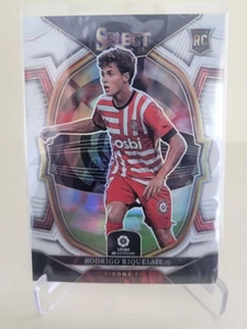 2022-23 SELECT LA LIGA RODRIGO RIQUELME WHITE PRIZM RC TERRACE #43 Ser 08/20 - Picture 1 of 2