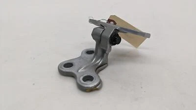 Bisagra inferior puerta delantera derecha Volvo S60 2016 31218515 2012 2013 2014 2015 Foto 1 de 4