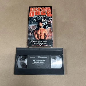 Backyard Dogs: The Sports Action Movie (2000) (VHS) - Imagen 1 de 7