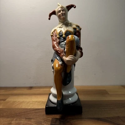 Exquisite ROYAL DOULTON England Porcelain THE JESTER Figurine HN 2016 - Image 1 of 4