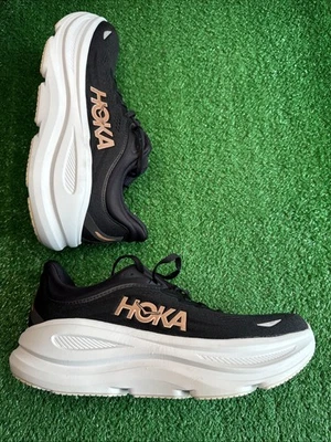 Tênis de corrida Hoka One One Bondi 9 feminino tamanho 9 B médio preto/ouro rosa BRGL - Imagem 1 de 4