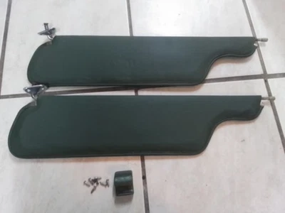 Par de parasoles Ford LTD 1971 de fábrica OEM bonito color verde oscuro con clip y tornillo Foto 1 de 4
