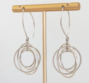 Pendientes colgantes perforados retorcidos círculo entrelazado modernista de plata de ley 925 - Imagen 1 de 11