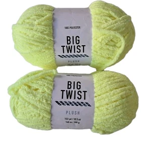 Big Twist Peluche Eléctrico Hilo Amarillo Súper Voluminoso 153yds 10.5 OZ Lote de 2 - Imagen 1 de 6