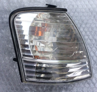 Toyota Avalon early MCX10 right hand CORNER LIGHT indicator lamp RH driver side - Image 1 of 4