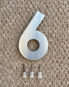 Hausnummer 6 oder 9 schwebend gebürstet Metalloptik Acryl moderne Schrift - Bild 1 von 5