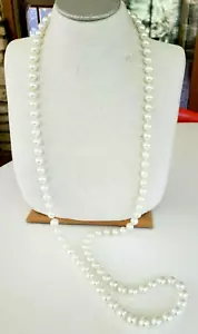 Collar vintage de perlas sintéticas con cuentas de plástico 54"" hebra 1/2"" sin cierre - Imagen 1 de 6