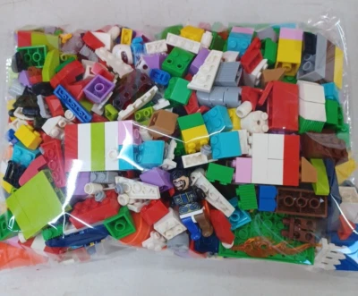 ZURU Max Build 2 Pound Bag of Building Blocks - Plus Figures - Image 1 of 4