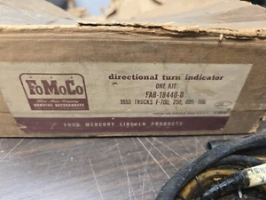 Nuevo de Lote Antiguo 1953 1954 1955 Ford Truck Kit de Señal de Giro F 700-F900 FAB-18440-D OEM - Imagen 1 de 8