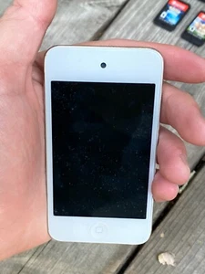 Apple iPod Touch 4th Generation - 16GB White - Picture 1 of 5