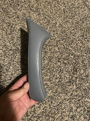 1998-01 w163 MERCEDES ML320 ML430 RIGHT DOOR HANDLE GRIP OEM Leather Gray - Image 1 of 4