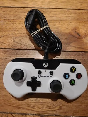 White Hyperkin X91 90's Style USB Wired Controller for Xbox One/ Windows 10 - Image 1 of 4