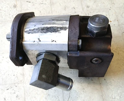 Conjunto de bomba de dirección asistida Caterpillar 3116, # 61280072 Foto 1 de 4