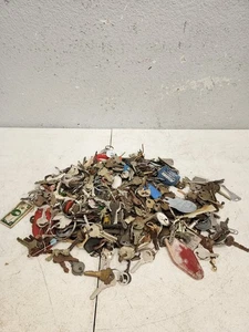 Keys Qty 100+ Assorted Mix, Various Kinds, Great for Crafts. - Picture 1 of 13
