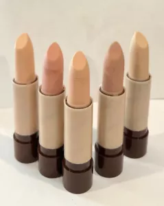 KAUFEN SIE 1, ERHALTEN SIE 1 @ 20 % RABATT (fügen Sie 2 hinzu) Rimmel Hide The Makel Concealer Stick *VERSCHMIERT* - Bild 1 von 7