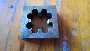 P&N Square warragul Die Square 60mm x 19mm (2 3/8" x 2 3/8"): BSP BSPT NPT - Imagen 1 de 6