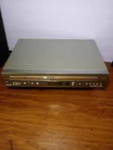 Zenith Gray XBV342 DVD VCR Combo Reproductor de Video Digital "SIN CONTROL REMOTO"" PROBADO FUNCIONA - Imagen 1 de 5
