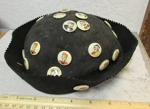 Vintage 40er Jahre Jughead Hut mit 25 Kelloggs PEP Müsli Sammler Pin Button - Bild 1 von 9