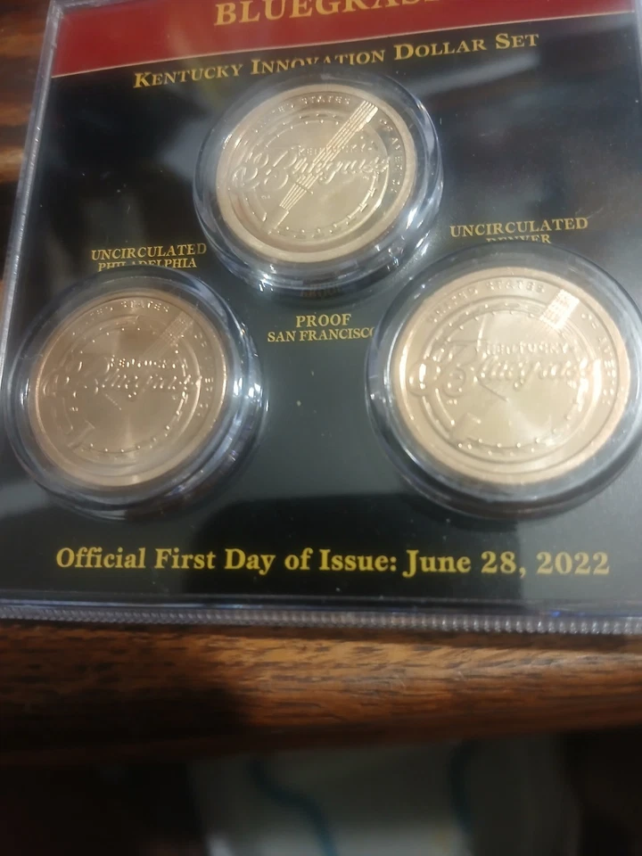 3 PC GOLD COIN SET, KENTUCKEY INNOVACATION DOLLAR SET-BLUEGRASS - Image 1 of 1