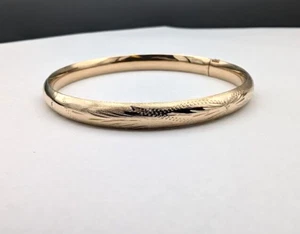 14k Yellow Gold Bangle 7.8 grams ~ 7" ~ 6mm - Picture 1 of 5