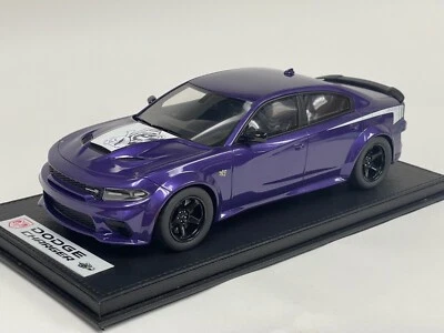 DODGE CHARGER SUPER BEESCAT PACK 2023 PURPLE CUSTOM AB077 GT SPIRIT GT895 1:18 - Photo 1/4
