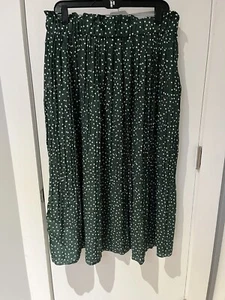 Mid Length Pleated Green and White Skirt With Pockets - Picture 1 of 5