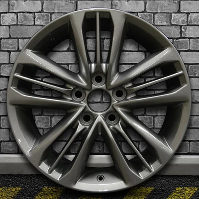 Rueda de fábrica Full Face gris titanio OEM para Toyota Camry 2015 - 17x7 Foto 1 de 3