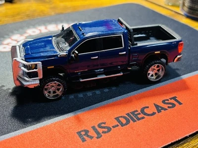 GMC Sierra 3500HD Greenlight 2022 azul 1/64 personalizado Foto 1 de 3
