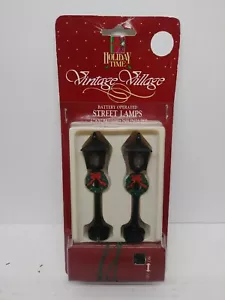 Holiday Time Vintage Dorf 2 Stück batteriebetrieben Weihnachten Stadt Straßenlaternen (F - Bild 1 von 4