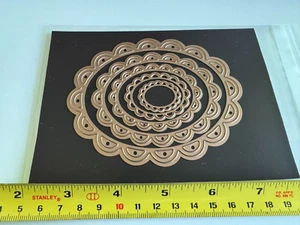 09I/ SPELLBINDERS NESTABILITIES OPEN SCALLOP OVAL DIES PAPER CRAFT CARD MAKER - Picture 1 of 3