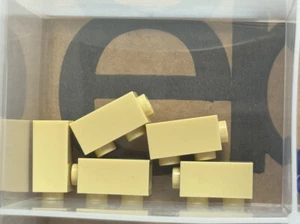 Lego Stck. - hellbrauner Stein 1 x 1 x 1 2/3 mit Nieten an der Seite - Nr. 32952 - Stck 5 - Bild 1 von 1