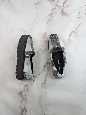 Zapato Toms para mujer 5,5 sin cordones plataforma lengüeta imitación piel de oveja sherpa cuadros alpargata  Foto 1 de 4